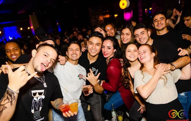 Loko Saturdays: Las fiestas latinas en Toronto organizadas por Momentos que  te garantizan una velada de diversión 